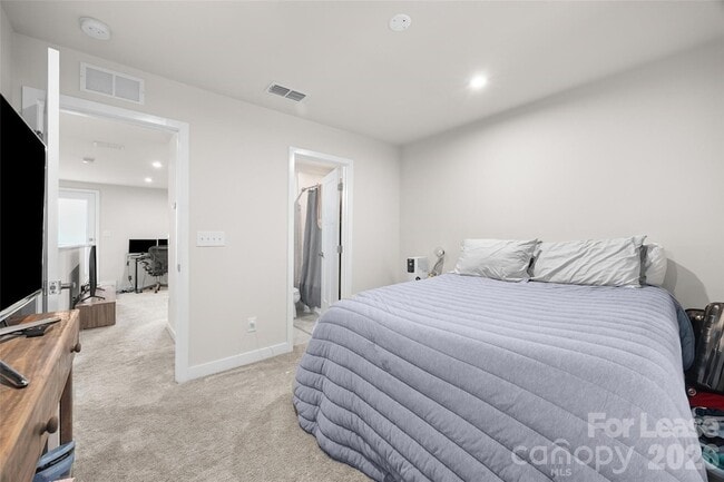 Building Photo - 424 Music Hall Wy