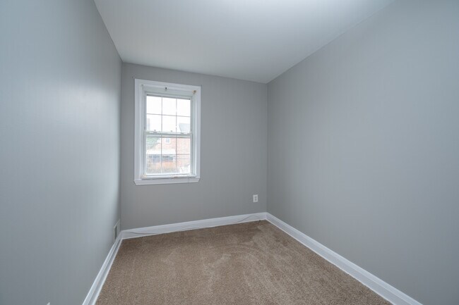 Building Photo - 8518 Water Oak Rd