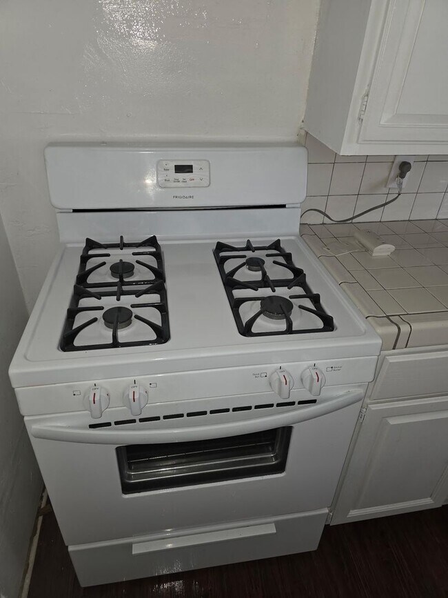 Building Photo - Fourth Street