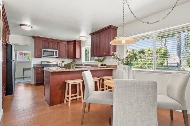 Building Photo - 700 S Yorba St