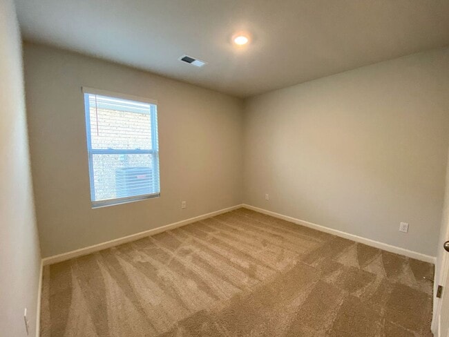 Building Photo - 3 bed 2 bath new construction by DR Horton