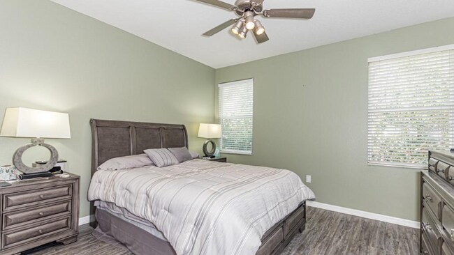 Building Photo - 9905 Serona Blf Wy
