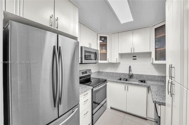 Building Photo - 860 NE 78th St