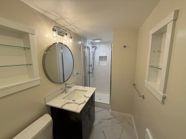 Building Photo - Stunning 4 Bed 4 Bath Home Steps from Golden Gardens in Ballard with MIL Suite
