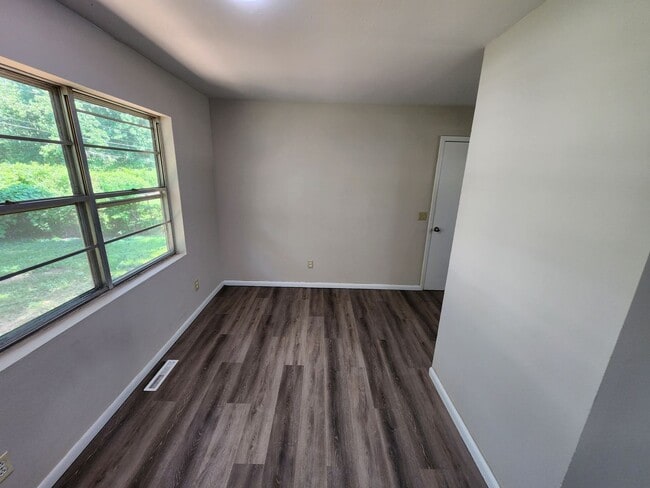 Building Photo - Spacious 3-Bedroom, 2-Bathroom Home COMING...