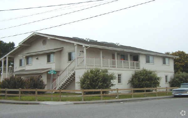 Building Photo - 475-481 Willow Ave
