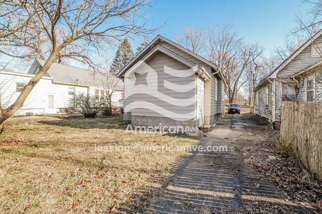 Building Photo - 1915 N Ashley Ct