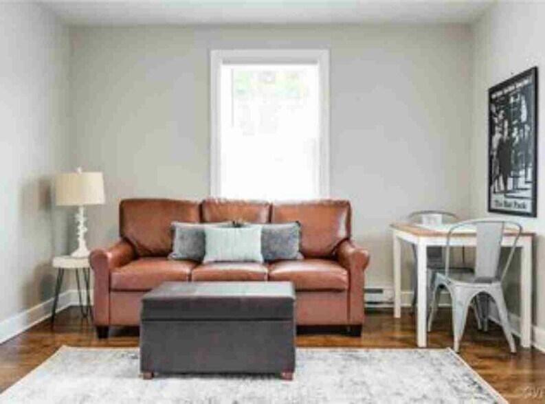 Building Photo - 1824 Carlisle Ave