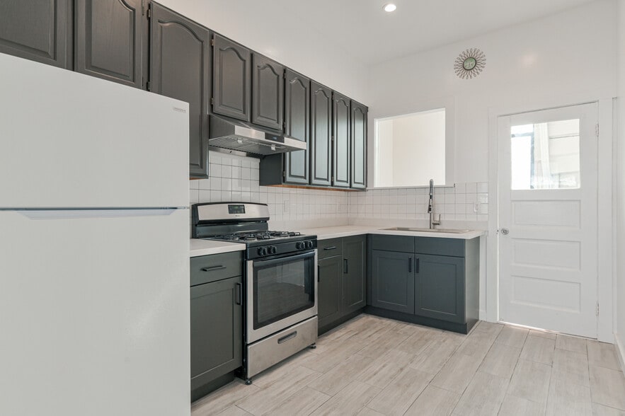 Primary Photo - 237 Balboa St