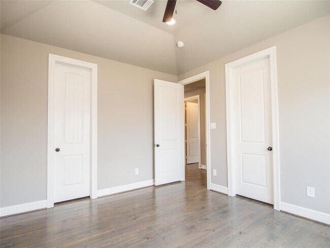 Building Photo - 1307 Upland Retreat Dr