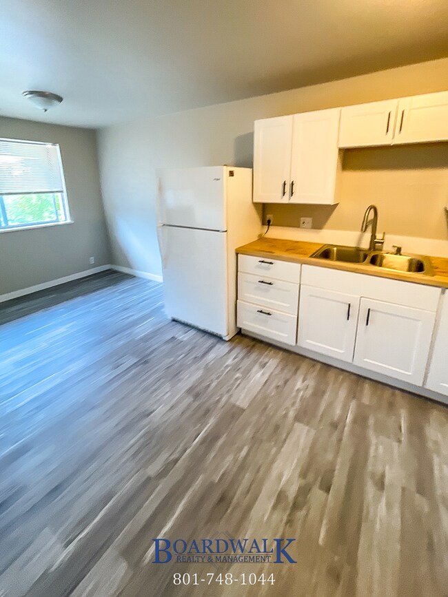 Building Photo - Amazing 2 bed 1 bath apartment in SLC