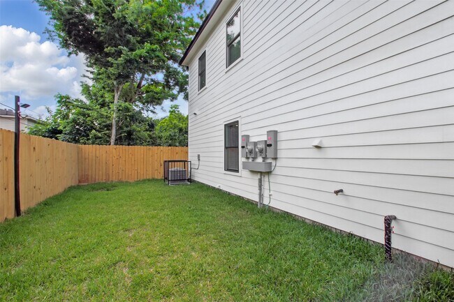 Building Photo - 4719 Mallow St