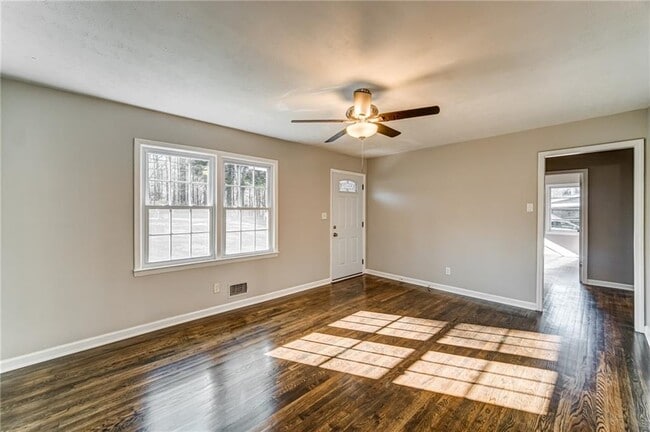 Building Photo - 4652 Old Cowan Rd