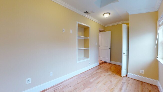 Building Photo - 1230 Owen Pl NE