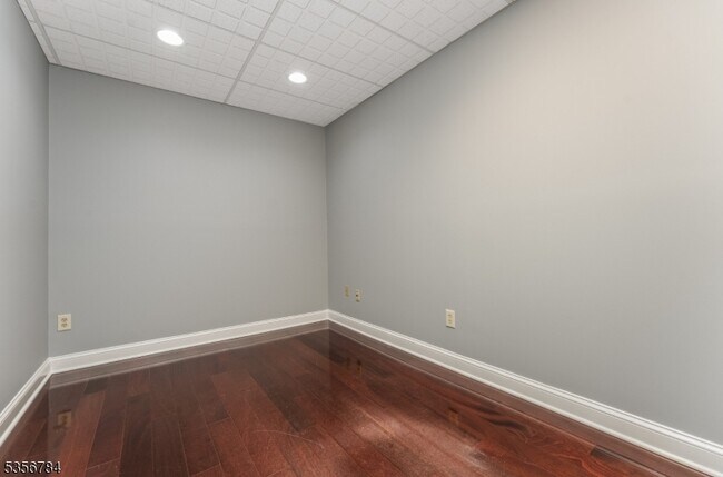Building Photo - 490 Schooleys Mountain Rd
