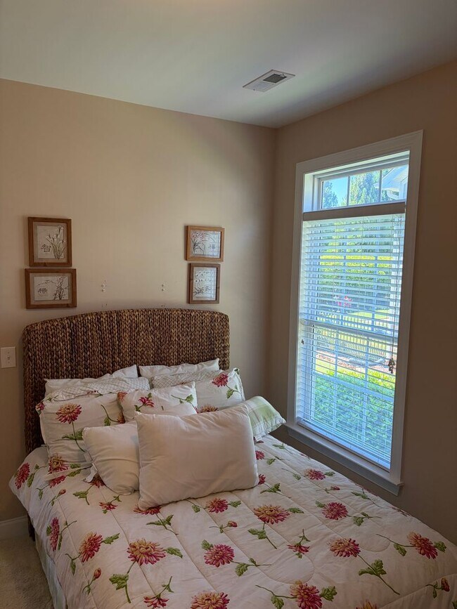 Building Photo - TRAVLERS REST HOME LOCATED IN HUNTERS RIDGE GATED COMMUNITY!
