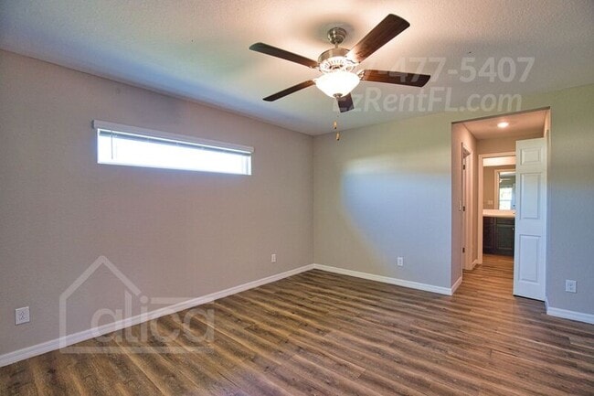 Building Photo - 121 Parish Dr