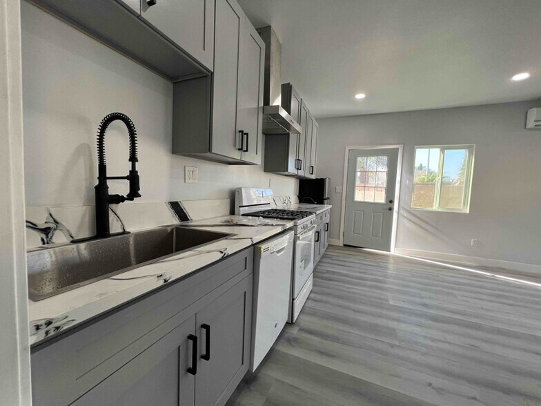 Building Photo - 8901 Blackheath Cir