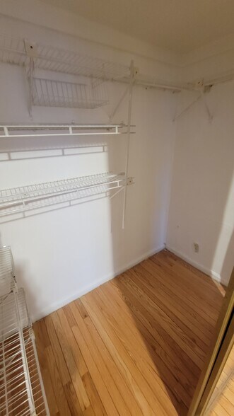 Building Photo - 7411 Park Ave