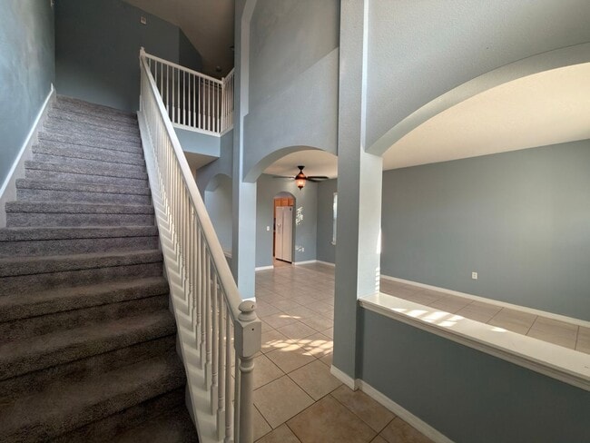 Building Photo - 5-Bed / 4.5 Bath Pool Home Available Now!