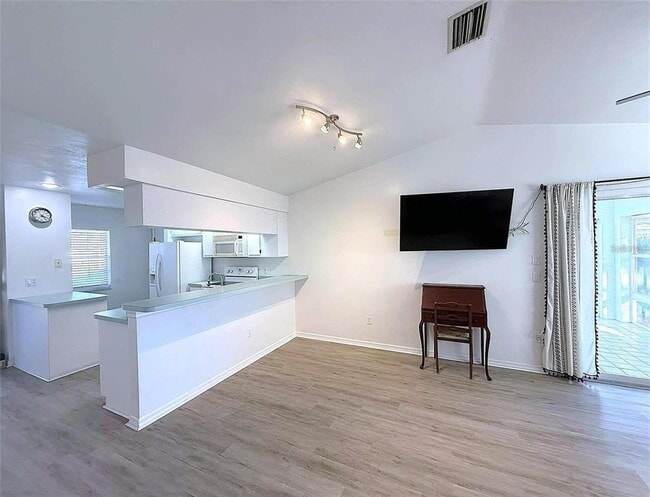 Building Photo - 504 Rose Apple Cir