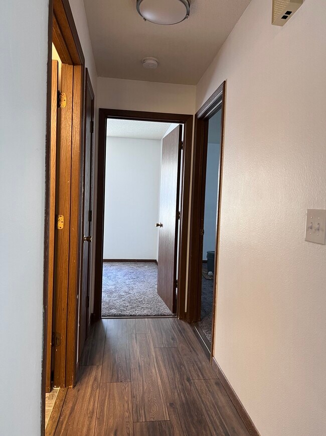 Building Photo - 2622 Nelson Dr Unit 2