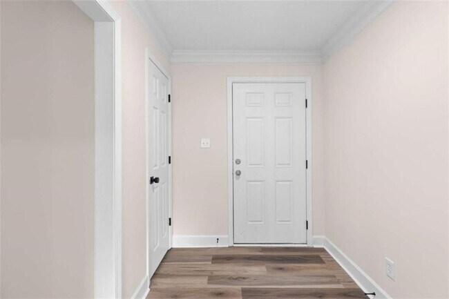 Building Photo - 2250 Ridge Forest Dr