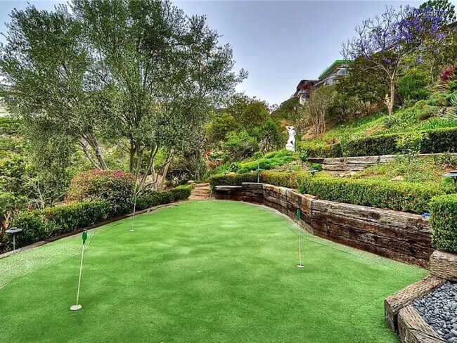 Building Photo - Azari PM-Juccuzi- half acre luxurious landscape-fully chic furniture -  massive lot , 18 fruit tr...