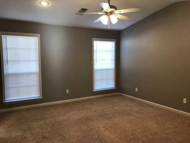 Building Photo - 2114 Richland Park Dr