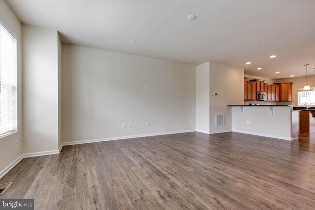 Building Photo - 1022 Linden Dr
