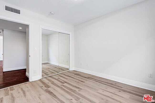 Building Photo - 1520 S Shenandoah St