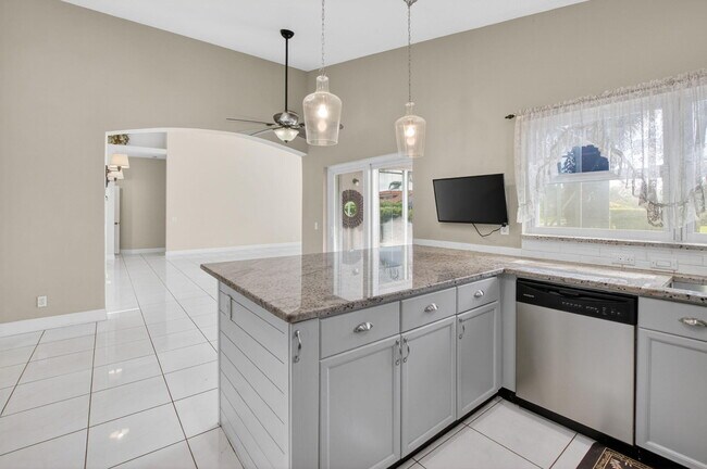 Building Photo - 9336 Water Course Way