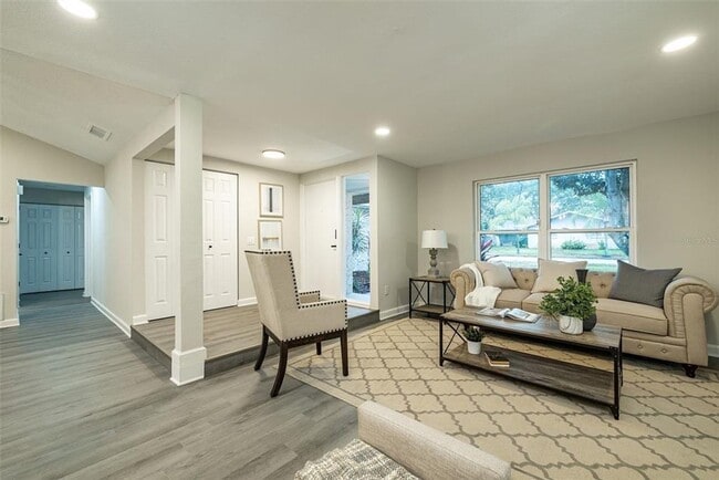 Building Photo - 11145 Bella Loma Dr