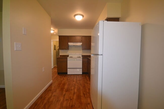 Building Photo - Sommerfield Apartments