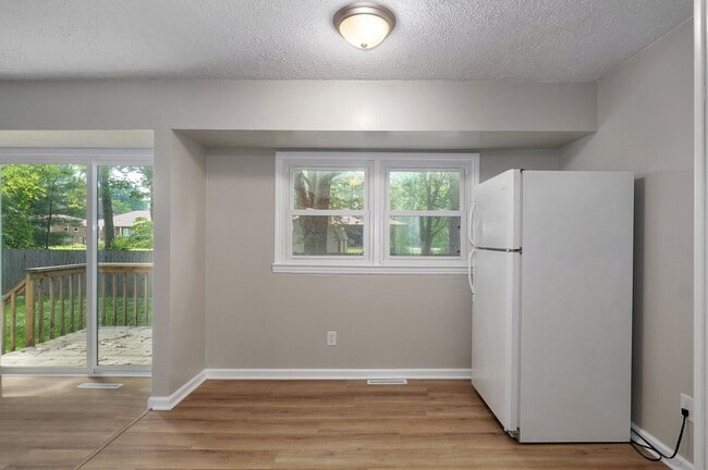 Building Photo - Charming 3 bedroom house in Springfield,MO!