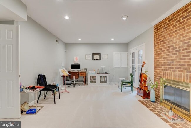 Building Photo - 10219 Aspen Willow Dr