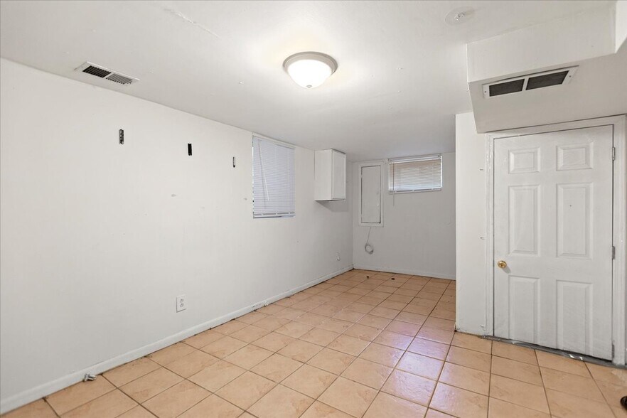 Building Photo - 1117 Foster St