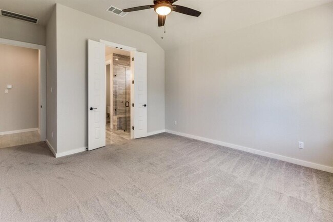 Building Photo - 1410 Sawmill Xing