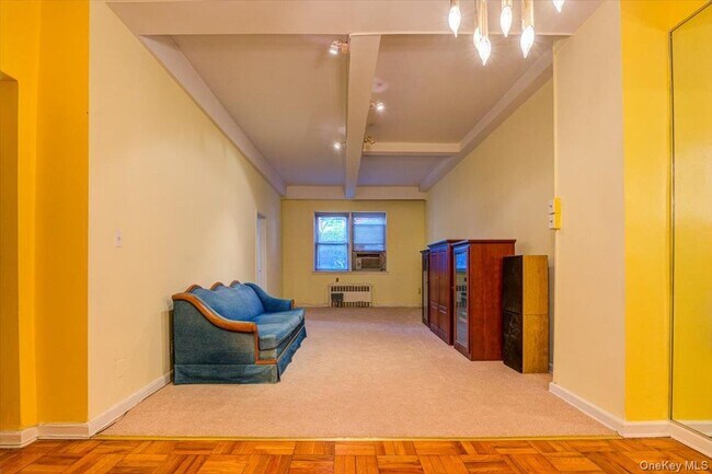 Building Photo - 102-55-102-67 67th Dr