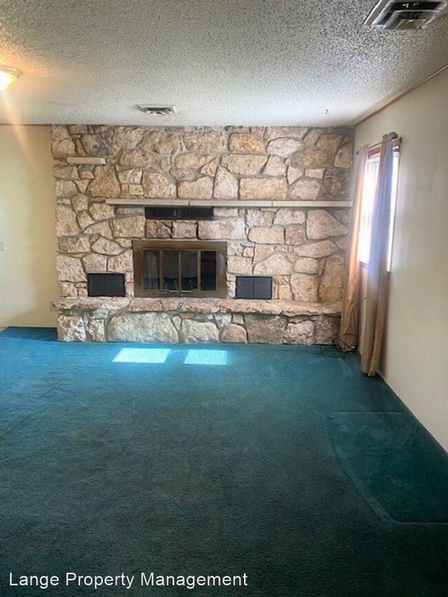 Building Photo - 2 br, 1 bath House - 711 W. Smith