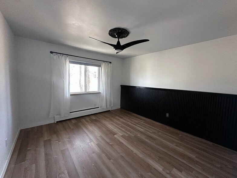 Building Photo - 1895 Alpine Ave.