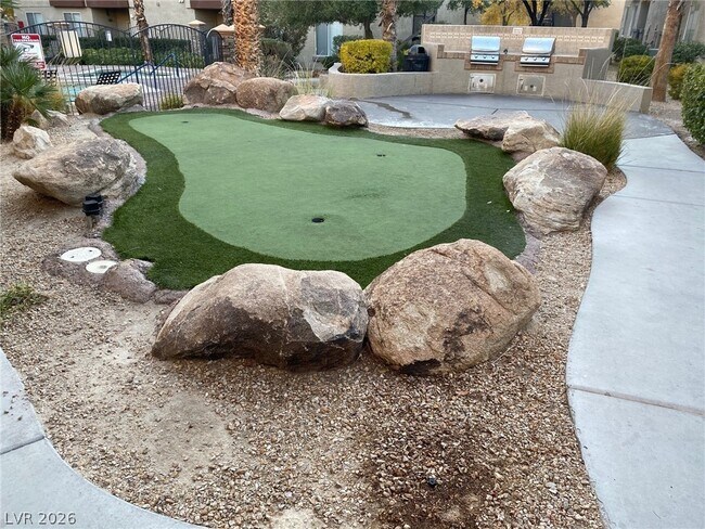 Building Photo - 4400 S Jones Blvd