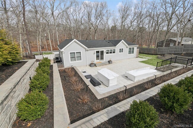 Building Photo - 6 W Landing Rd