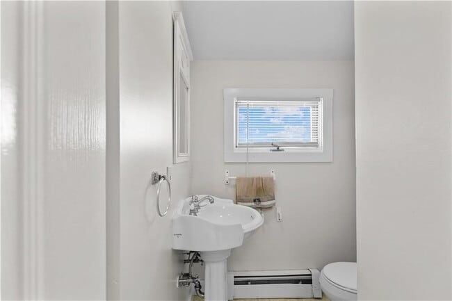 Building Photo - 1042 Anthony Rd