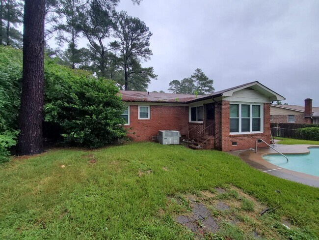 Building Photo - 220-224 4 Ply Ln