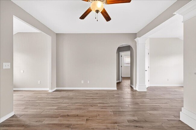 Building Photo - 2314 Blue Star Dr