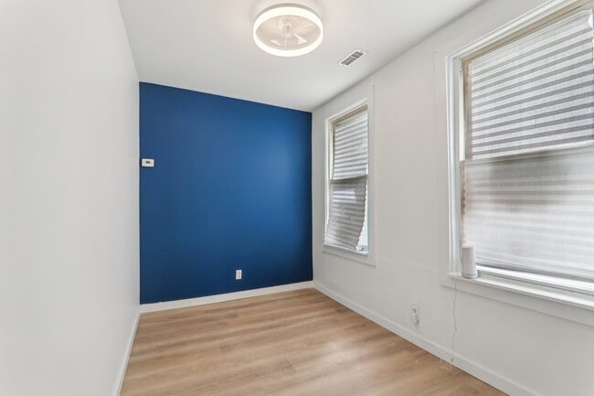 Building Photo - 8807 S Lowe Ave