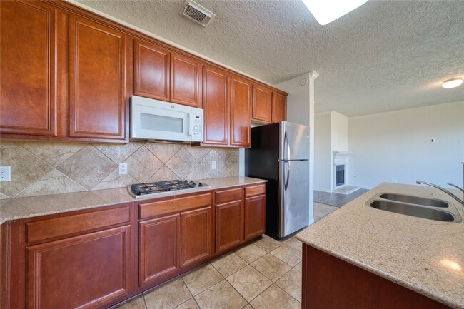 Building Photo - 6610 Autumn Sunset Ln