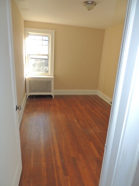 Bedroom - 331 Walnut St