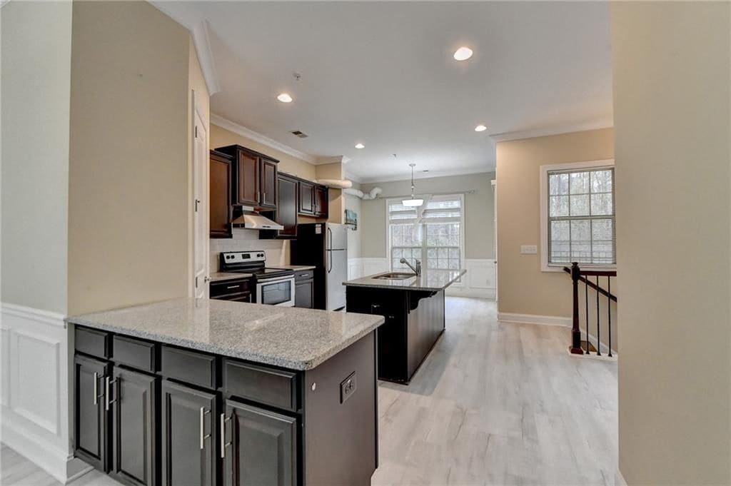 Building Photo - 2405 Tenor Ln